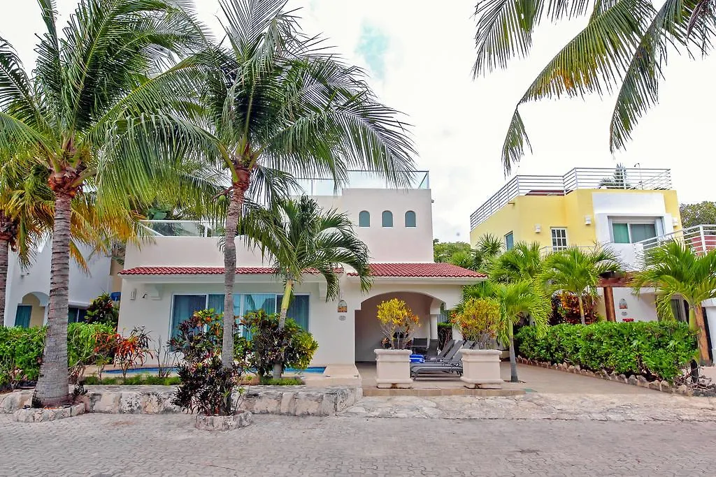 Villa Vista Del Mar - Beachside Vacation Home - At Playacar Phase I Playa del Carmen